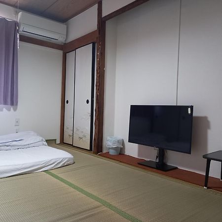 אוסקה Lucky House Guest House מראה חיצוני תמונה