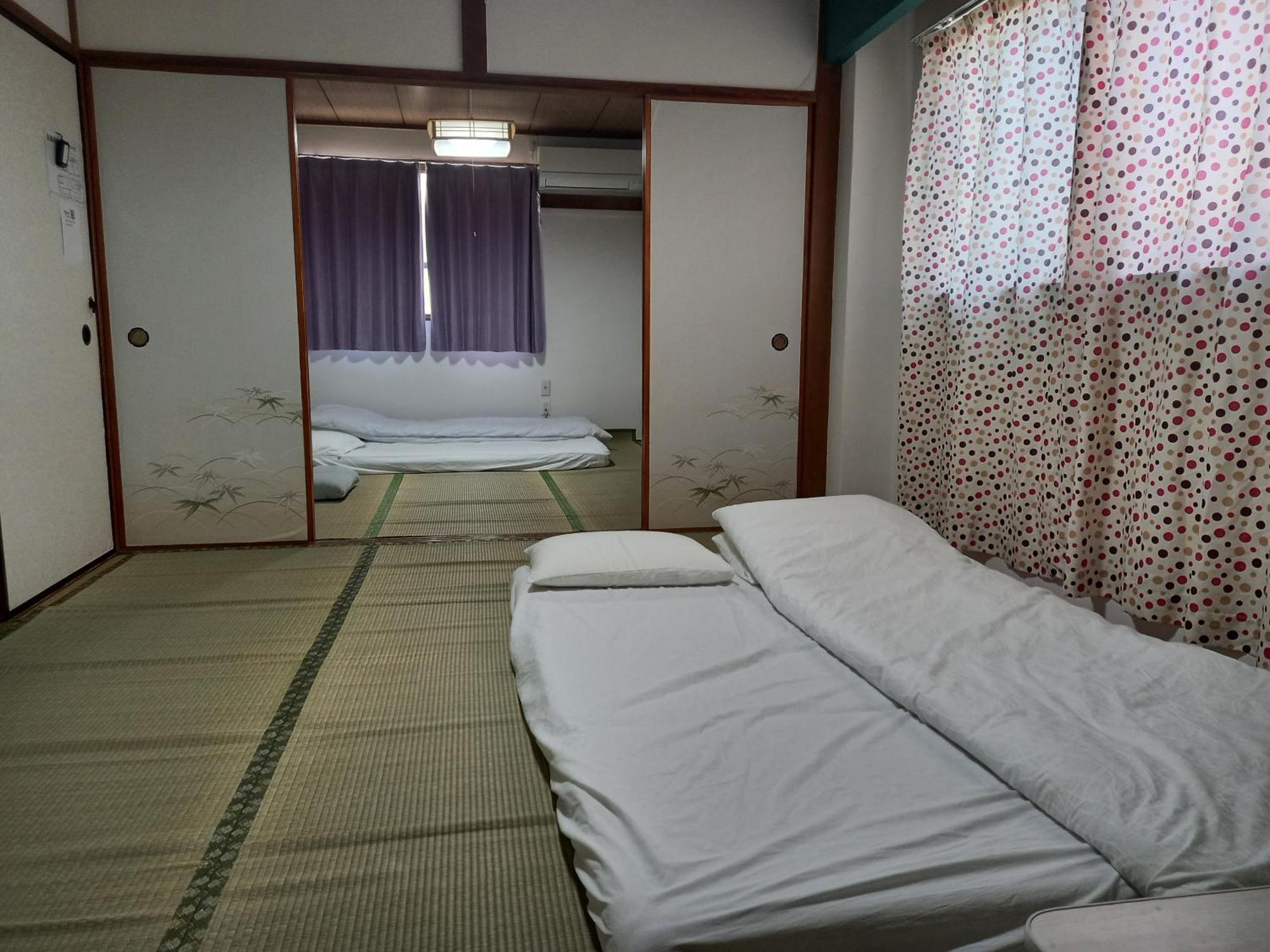 אוסקה Lucky House Guest House מראה חיצוני תמונה