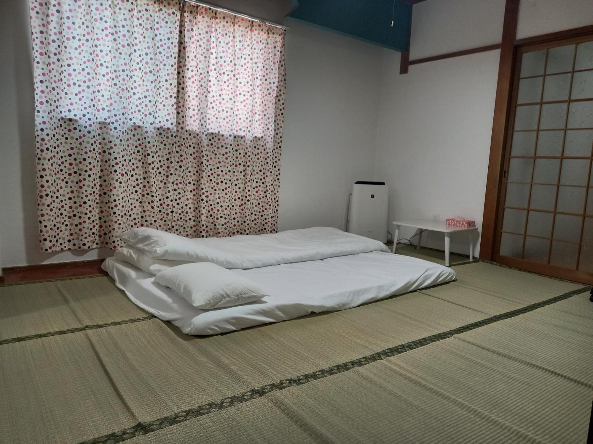 אוסקה Lucky House Guest House מראה חיצוני תמונה